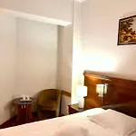Emma Est Hotel