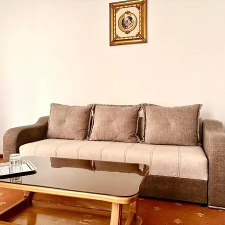 Hotel Emma Est 3*