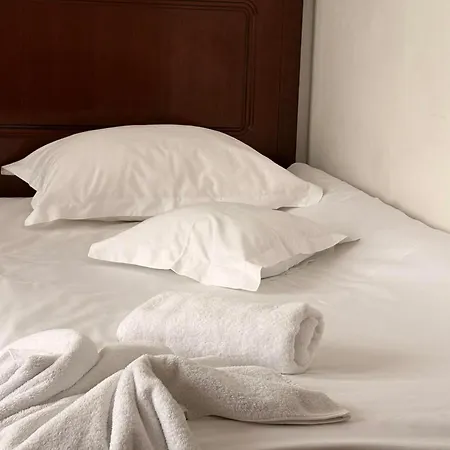 فندق Emma Est 3*