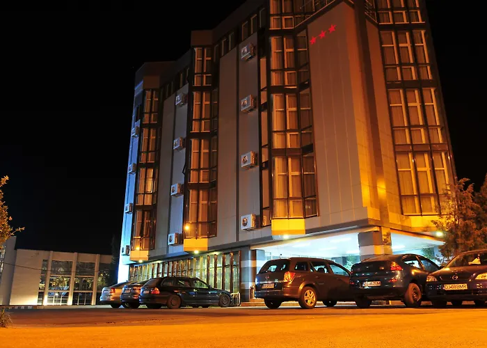 Emma Est فندق كرايوفا