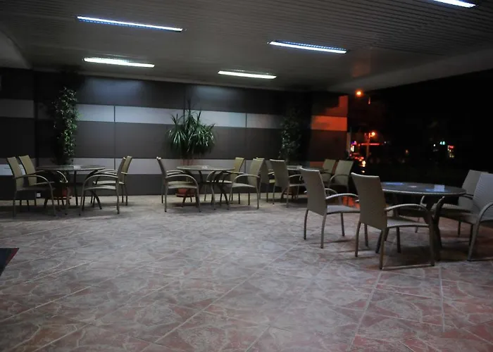 Ξενοδοχείο Emma Est 3*