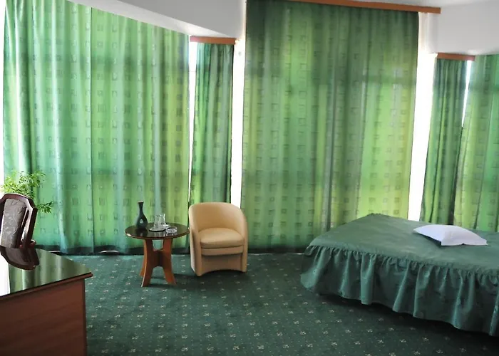 Emma Est فندق 3*